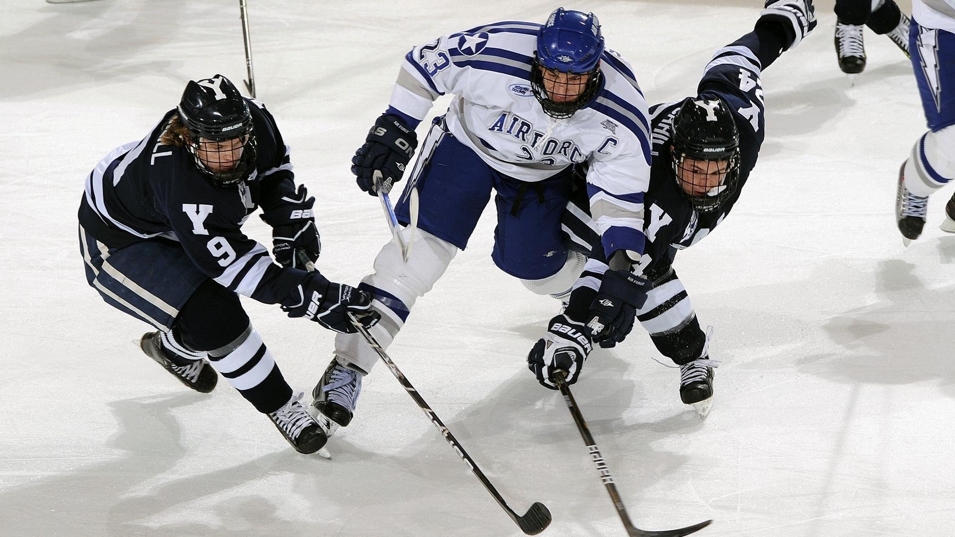 阿尔阿赫利年轻球员获得更多上场时间，阿尔阿赫利什么意思